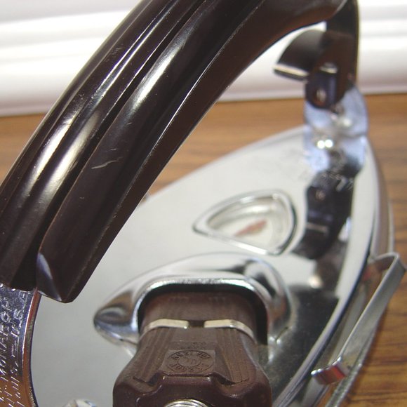 Vintage Knapp Monarch KM Gad-A-Bout travel iron-folding handle - Picture 2 of 6